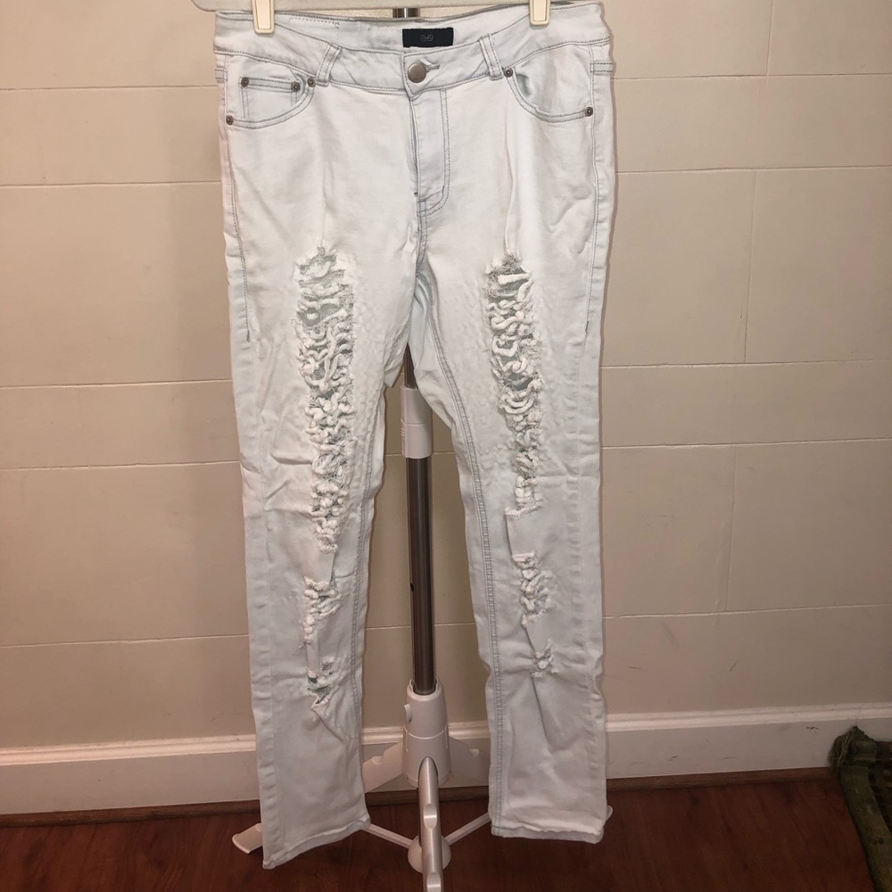 Skinny distressed jeans